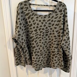 Love Riche Leopard Print Sweatshirt - Black and Gray